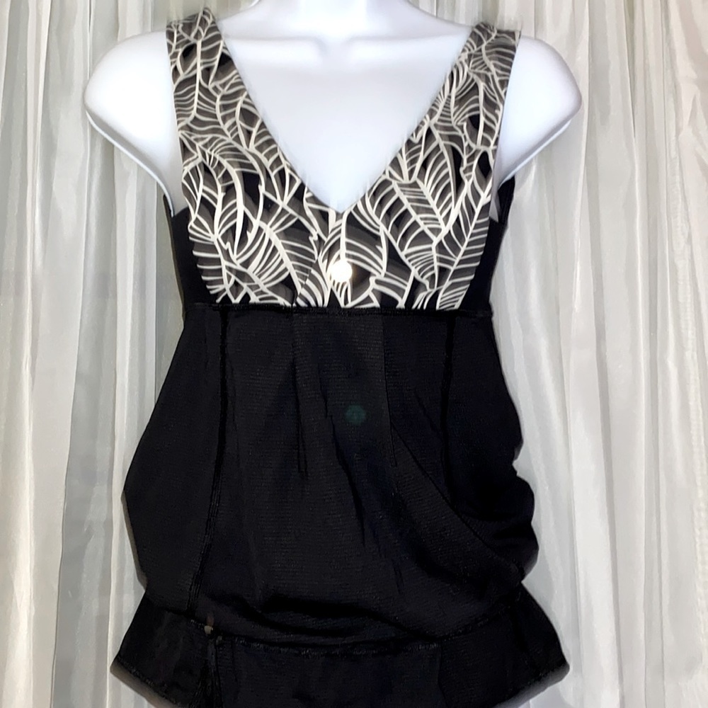 Lululemon Hustle and Bustle Athletic Tank- Excellent Condition